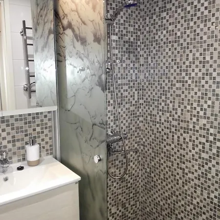 Arctic Home, In The Centre, Free Parking *