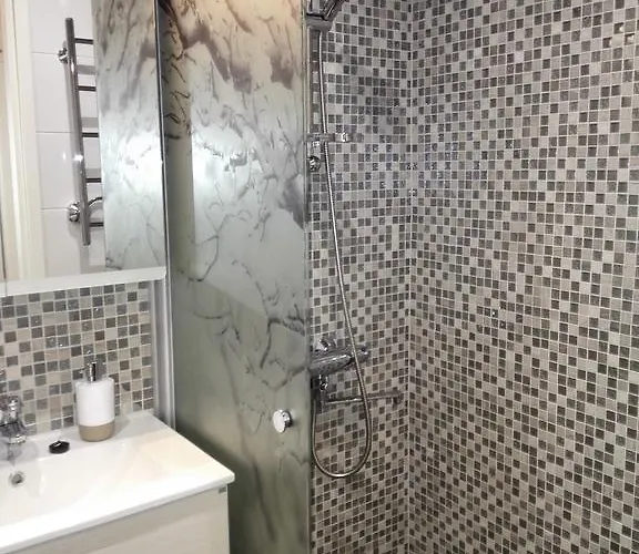 Arctic Home, In The Centre, Free Parking *